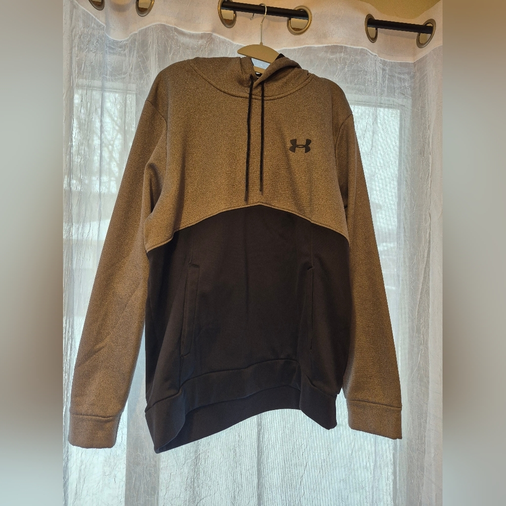 Under Armour hoodie with pocket